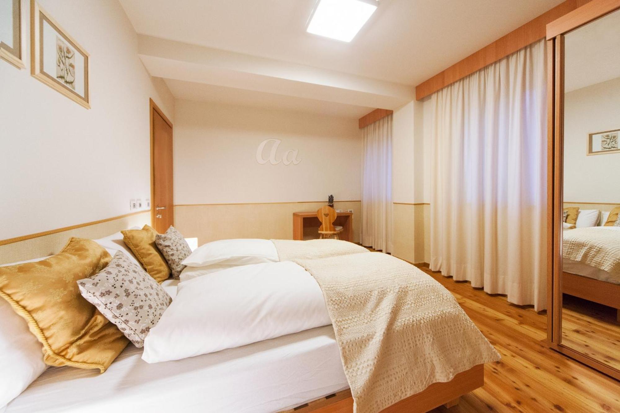Lumen Hotel Falcade Szoba fotó